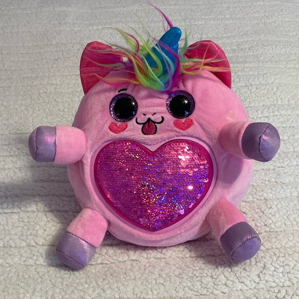 Zuru Rainbocorn magical kitty. Sequin heart.